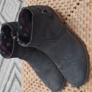 Teva 7.5M Black women's black ankle boots